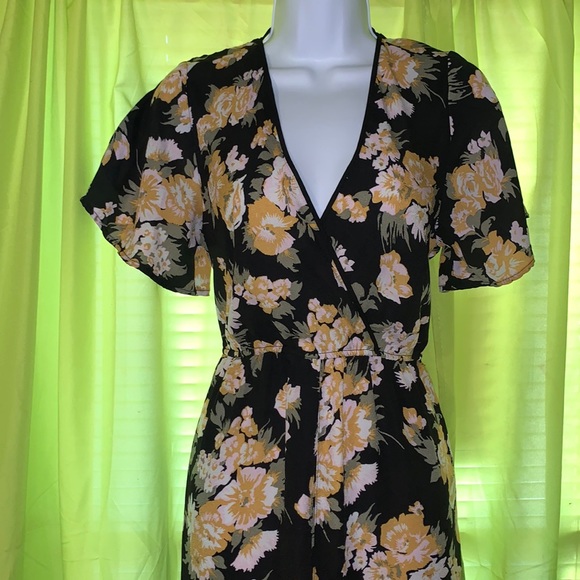 Exhilaration floral print jumpsuit, Sz medium, side, pockets, cinched wa… - Picture 4 of 9